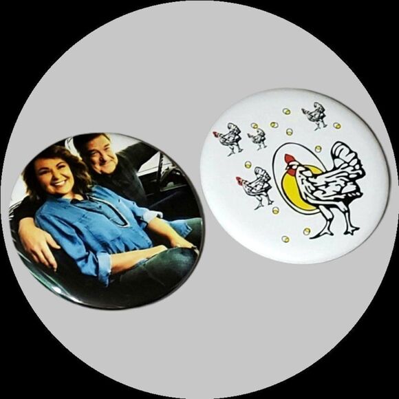 ROSEANNE TV Series Button Pin Set Chicken Shirt - Picture 1 of 1